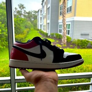 Air jordan 1 low black toe